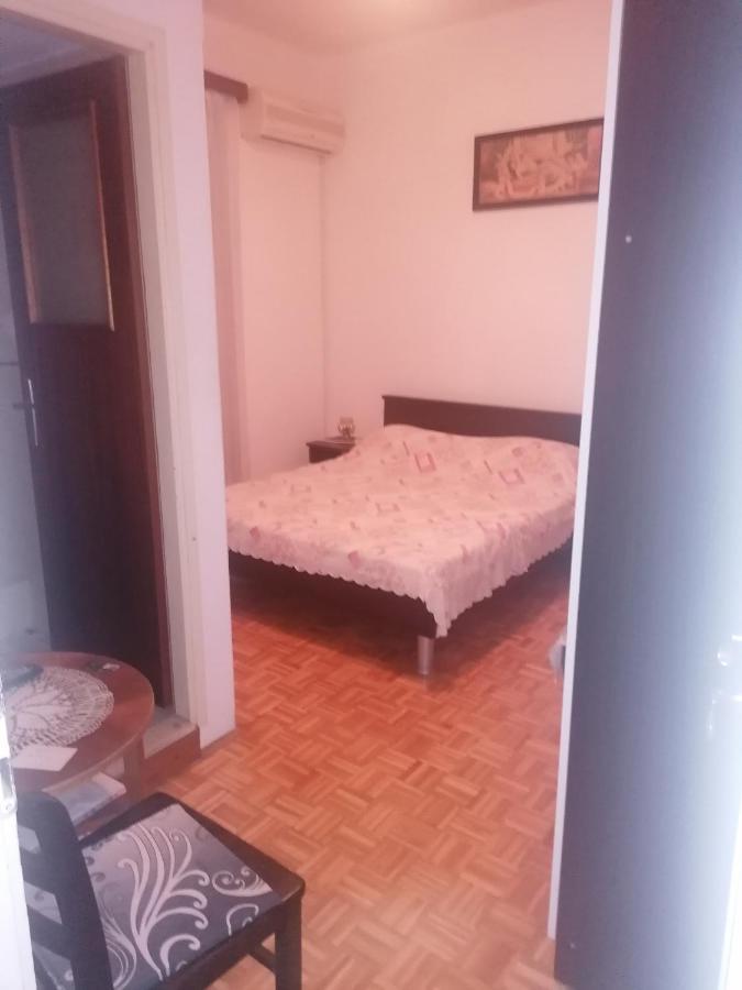 Marina Apartment End Rooms Вела Лука Екстериор снимка