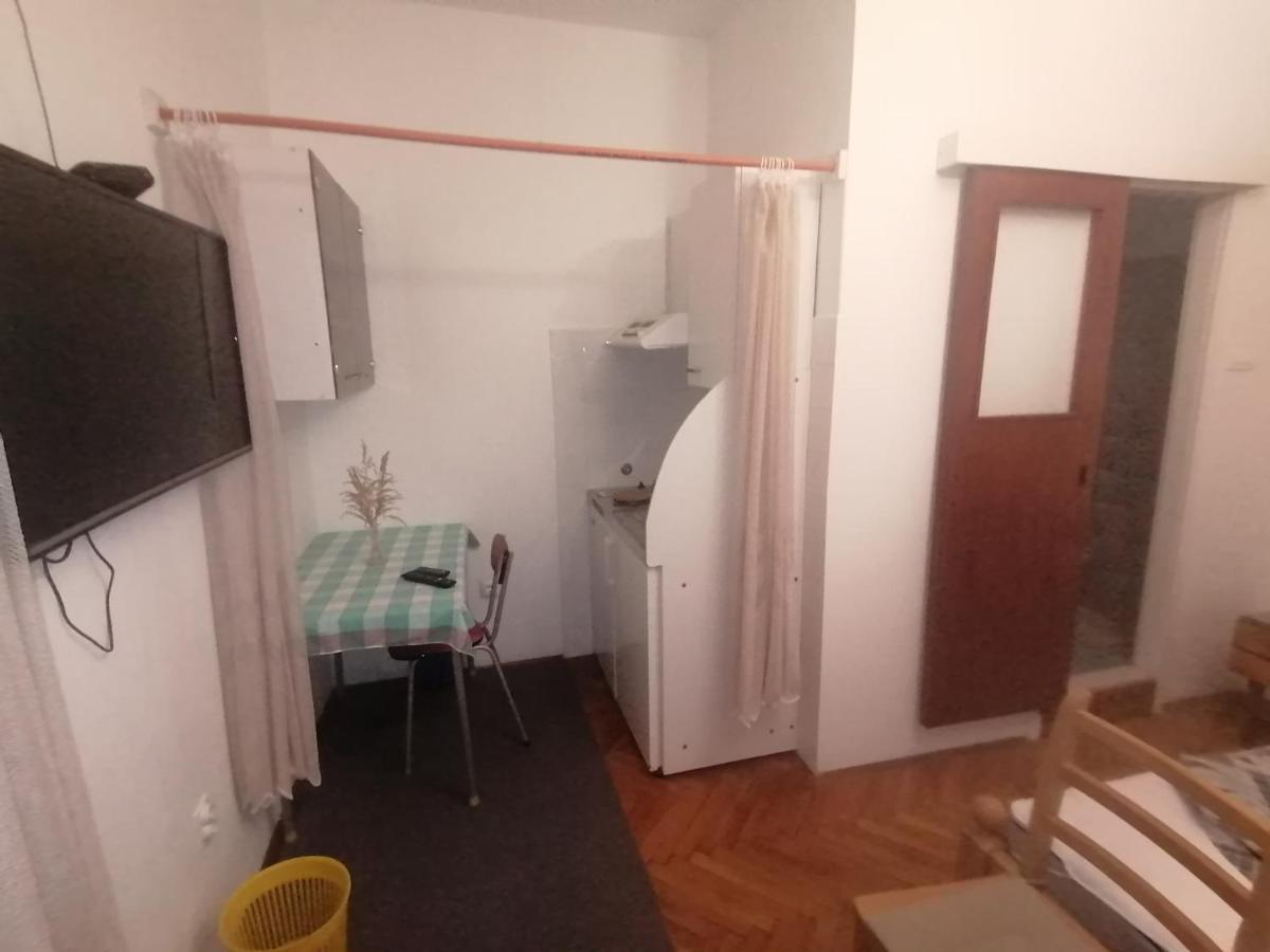 Marina Apartment End Rooms Вела Лука Екстериор снимка