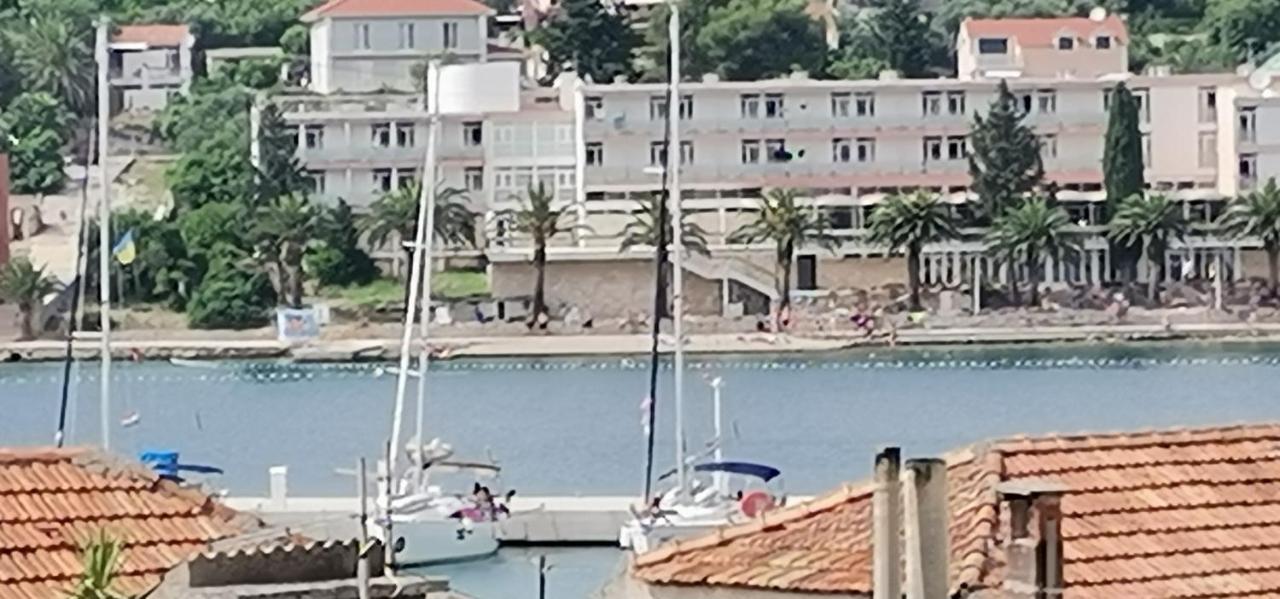 Marina Apartment End Rooms Вела Лука Екстериор снимка