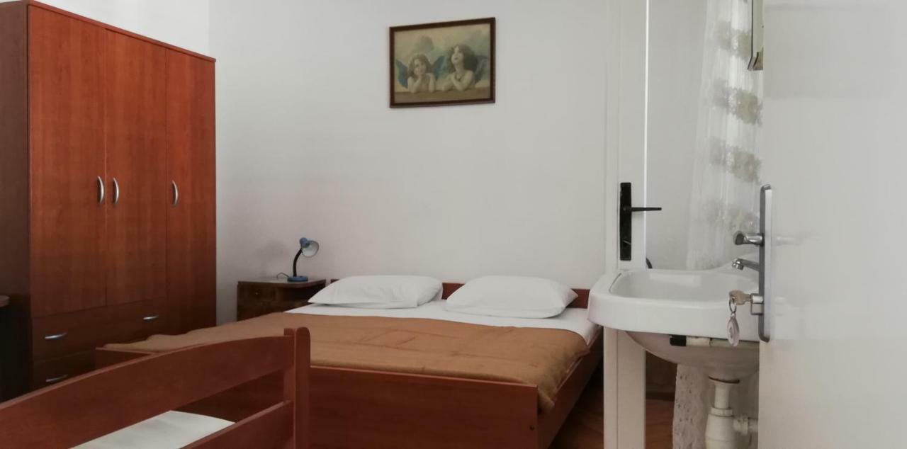 Marina Apartment End Rooms Вела Лука Екстериор снимка