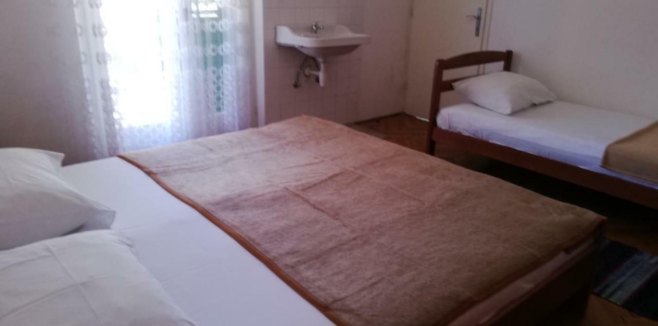 Marina Apartment End Rooms Вела Лука Екстериор снимка