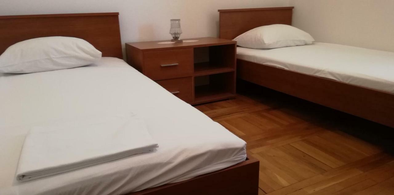 Marina Apartment End Rooms Вела Лука Екстериор снимка