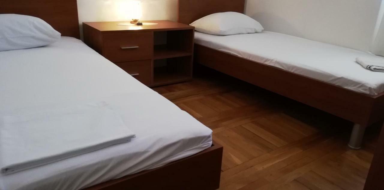 Marina Apartment End Rooms Вела Лука Екстериор снимка