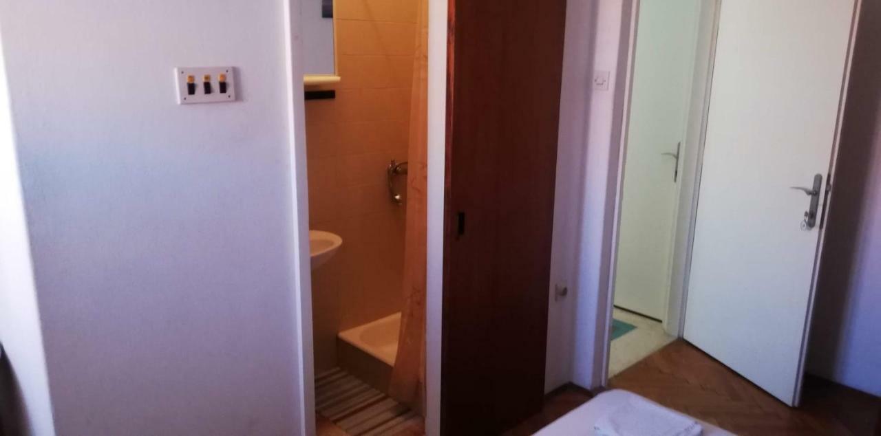 Marina Apartment End Rooms Вела Лука Екстериор снимка