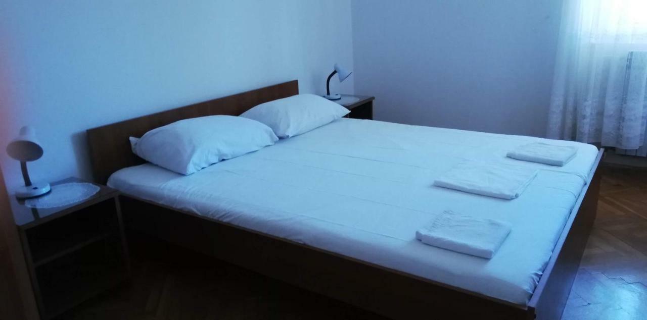 Marina Apartment End Rooms Вела Лука Екстериор снимка