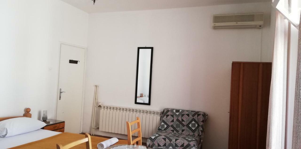 Marina Apartment End Rooms Вела Лука Екстериор снимка